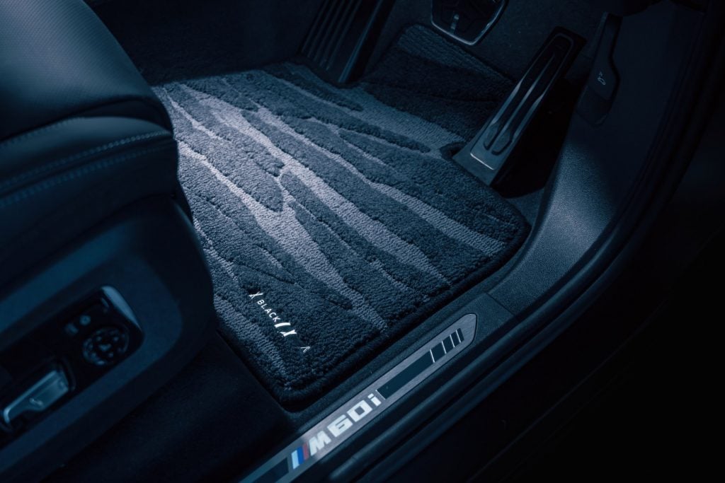 BMW X7 ブラックアルファ 画像4